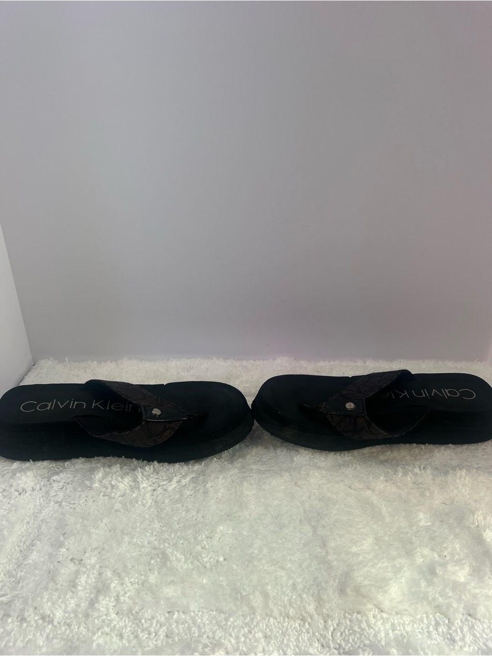 Calvin Klein Black Footbed Flip Flops with Brown Patterned Straps - Picture 3 of 6